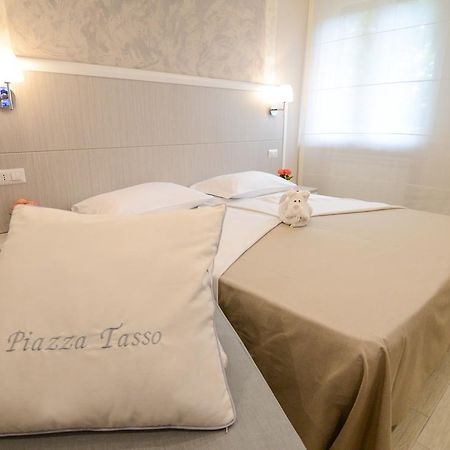 Le Quattro Piazze Panzió Sorrento Szoba fotó